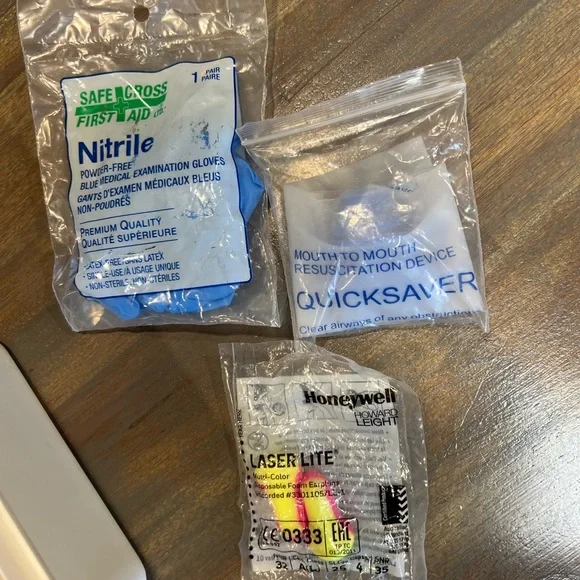 White First Aid Kit - Picture 7 of 9